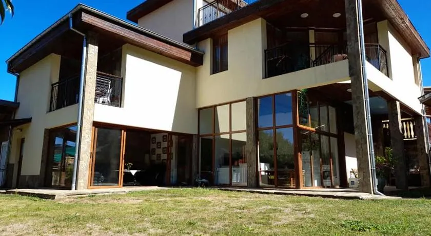 Guest House Lŭgŭt - Image 1