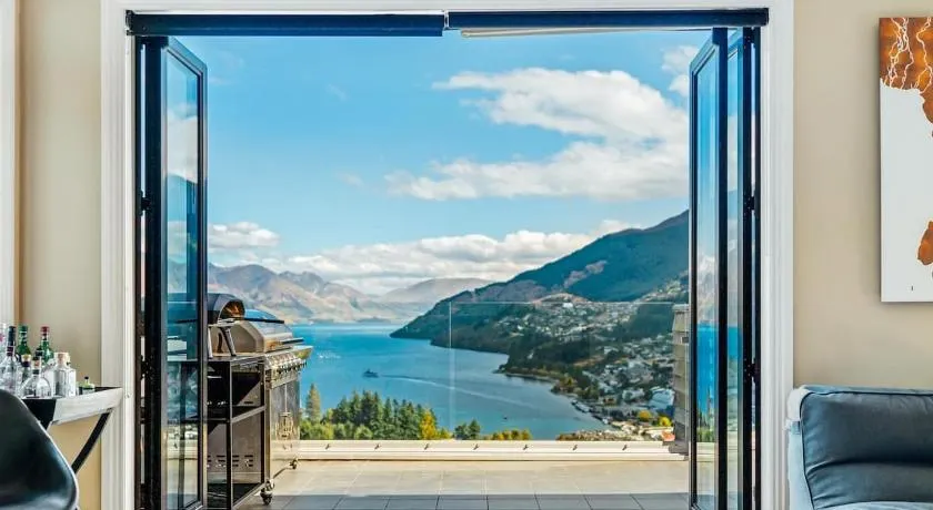 Lake Panorama Villa - Image 1