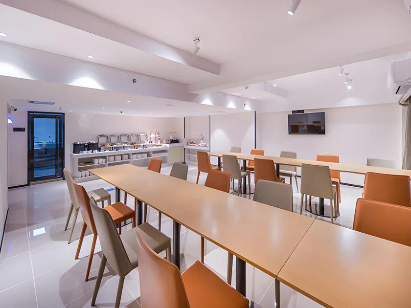 City Comfort Inn Wuzhou Sanqi City Rose Lake Park - Image 1