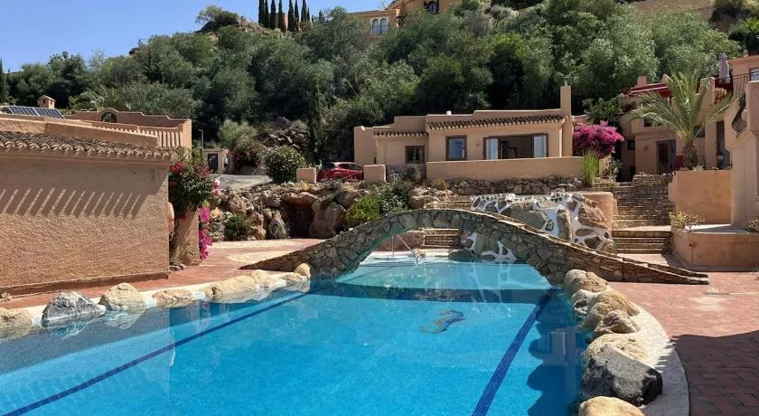 El Oasis - Mountain hideaway with pool & sunsets near Mojácar - Image 1