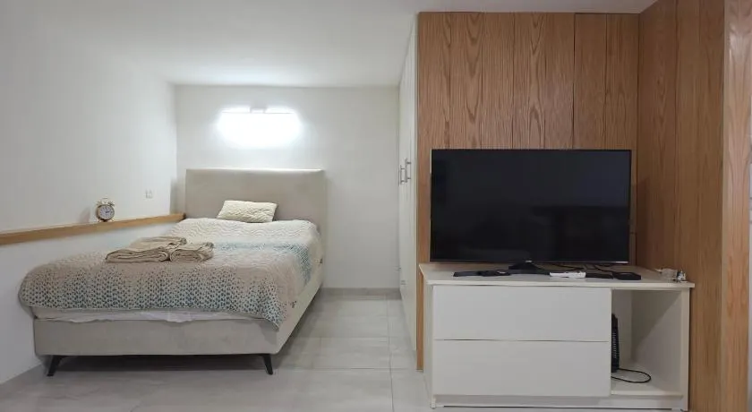 studio apartment - Image 1