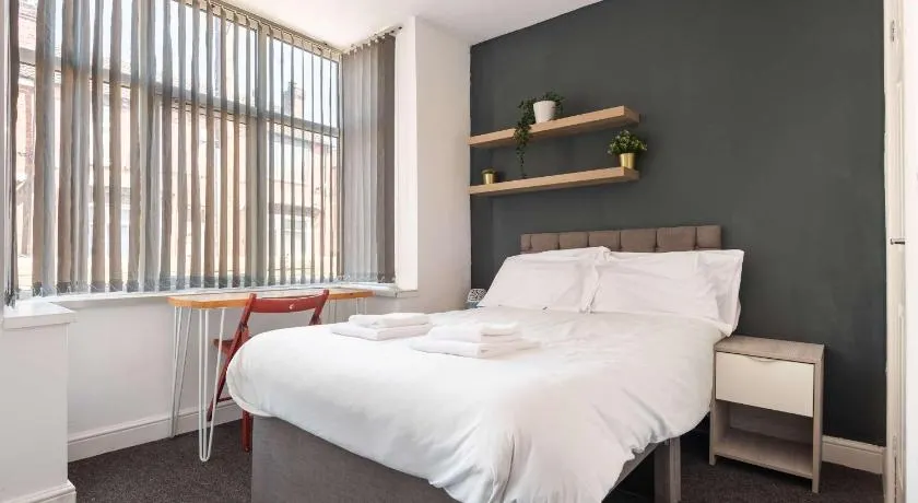 Lovely Room in Doncaster Shared House With Kitchen - Image 1