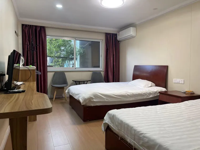 Jinli Hotel - Image 1