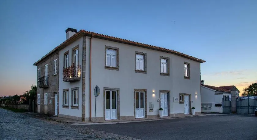Flor de Valença Guest House - Image 1