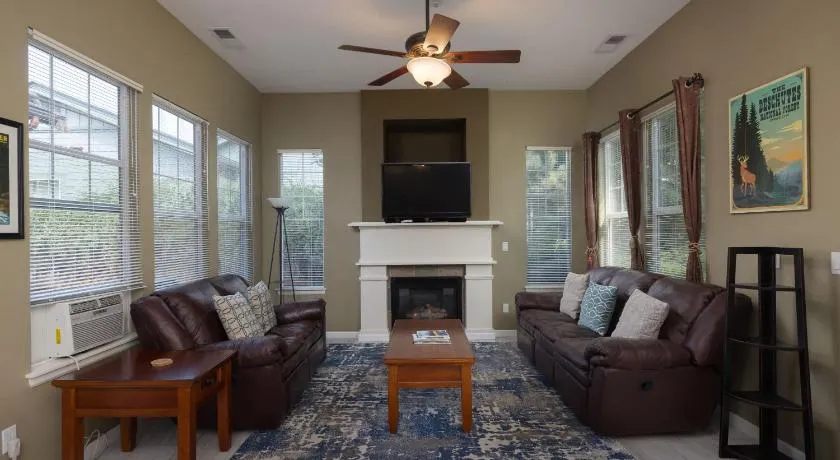 The Old Mill Retreat Sleeps 6! - Image 1