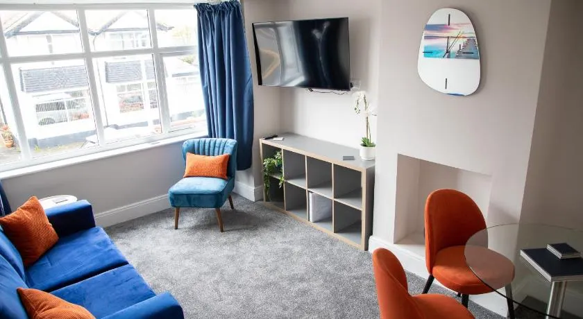Wave Stays - Ground Floor Apartment - Outside Seating Area - Image 1