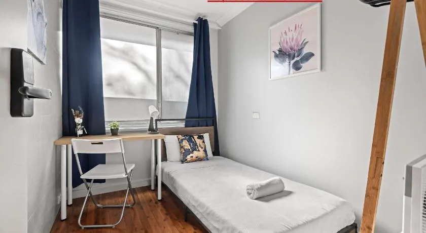 Light & Simple Single Room - Peakhurst Area - Shared Bathroom - Image 1