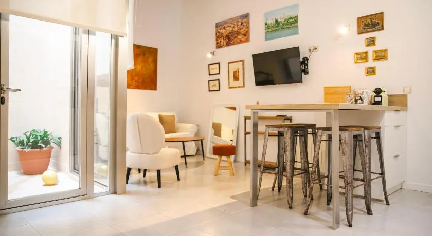 FAM Sevillian Apartment - Image 1