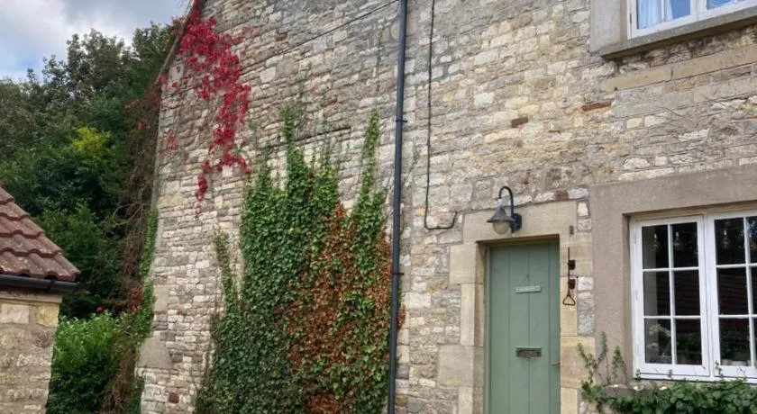 Charlton Farm - Image 1