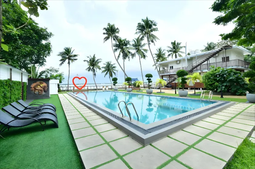 Lakeshore – 11BR Resort in Kochi by Homeyhuts - Image 1