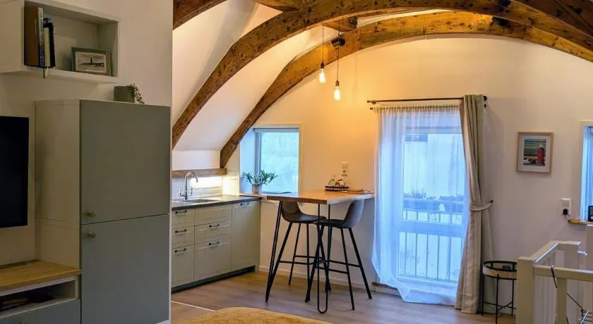 B&B TxL - Image 1