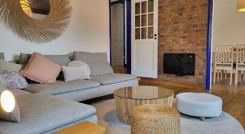 Charmingly Renovated Village House in Sintra, Penedo - Image 1