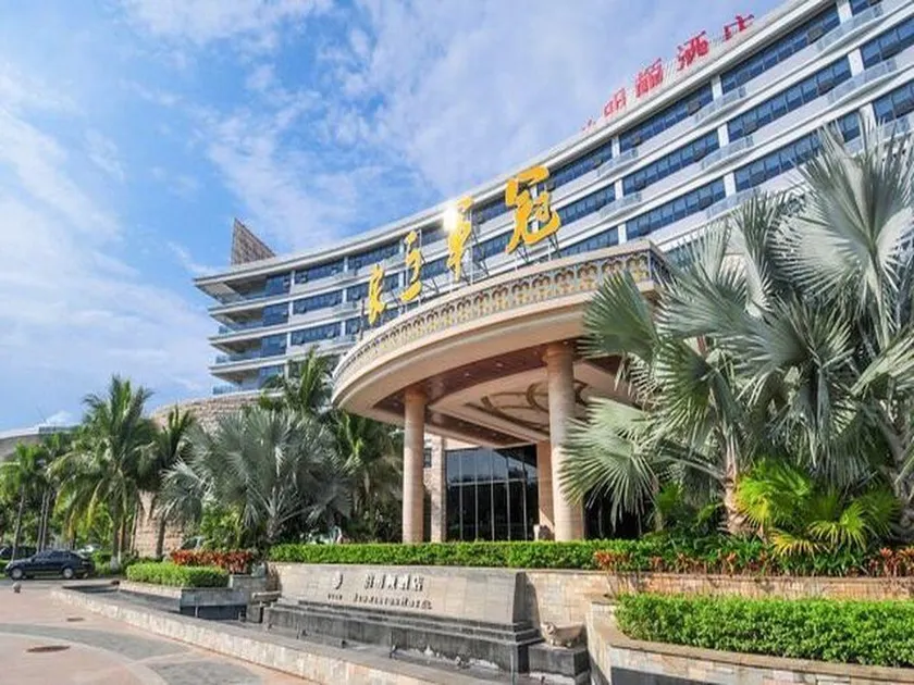 Badminton Hotel - Image 1