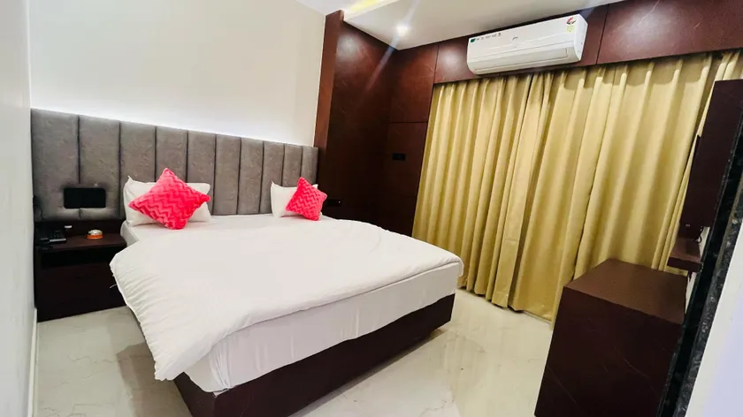 Hotel Revanta - Image 1