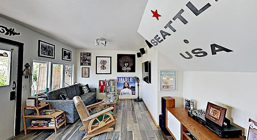 Alki Oasis - Image 1