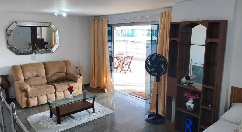 Segundo Andar Privativo de Cobertura - Em Apartamento Compartilhado - Image 1