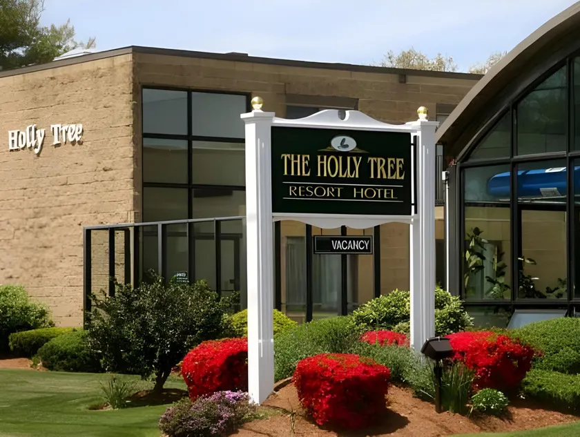 Holly Tree Resort - Image 1