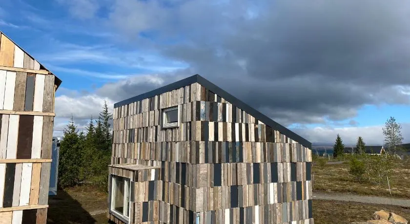 Guesthouse With Lake View - Image 1