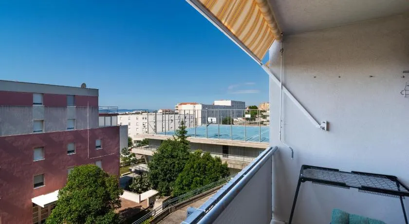 Apartment Smile with secure private garage - Image 1