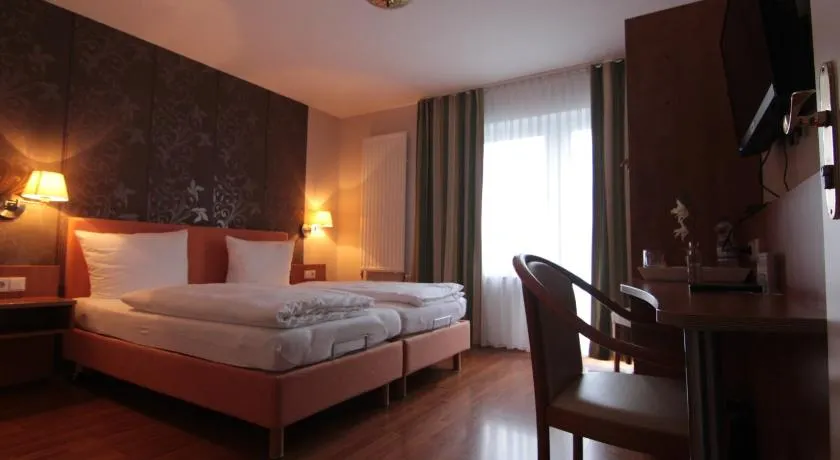 Hotel Linden - Image 1
