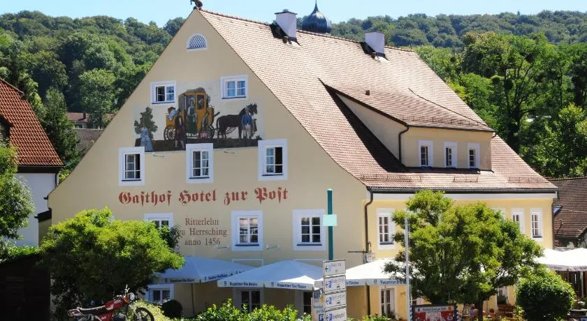 Hotel zur Post - Image 1