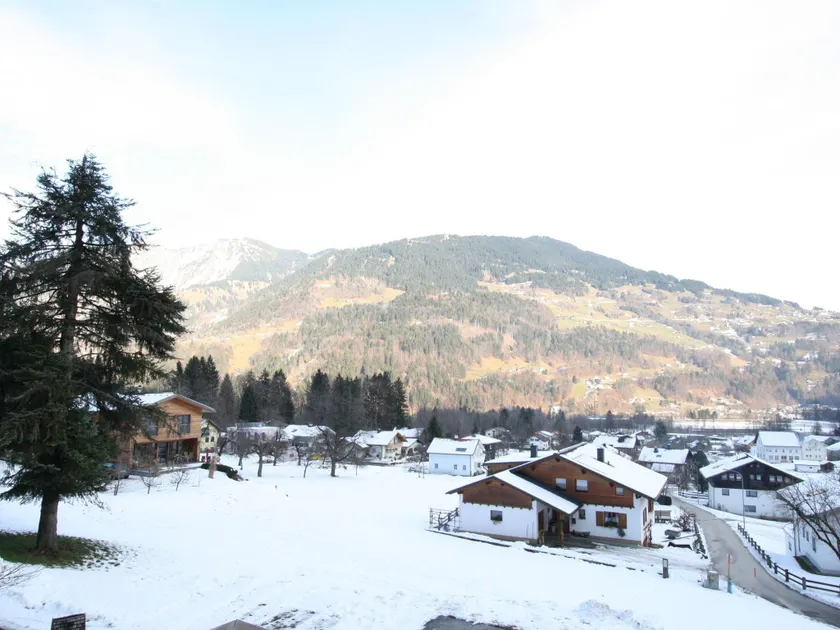 Comfy Apartment in Vandans with Garden & Skiing Nearby, - Image 1