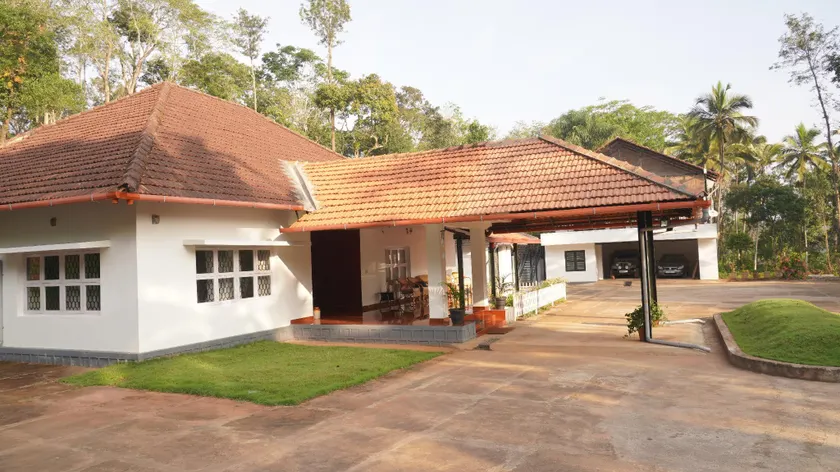 Woodland Bungalow, Coorg, India - Image 1