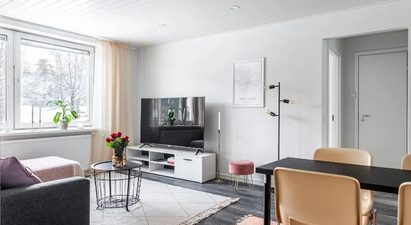 Cozy 1BR Apartment next to the Beach with Free Parking - Image 1