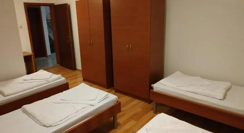 Rooms Ava Raj - Image 1
