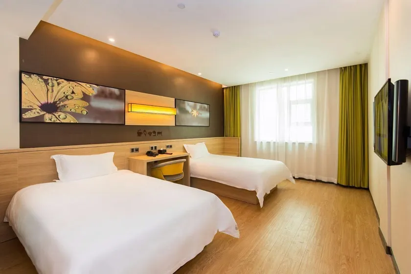IU Hotel Changsha Railway Station Branch - Image 1