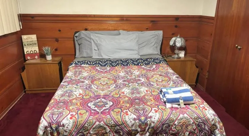 Room in Monterey Park CA - Image 1