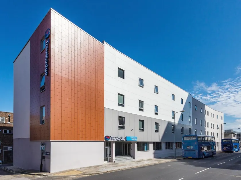 Travelodge Southampton Central - Image 1