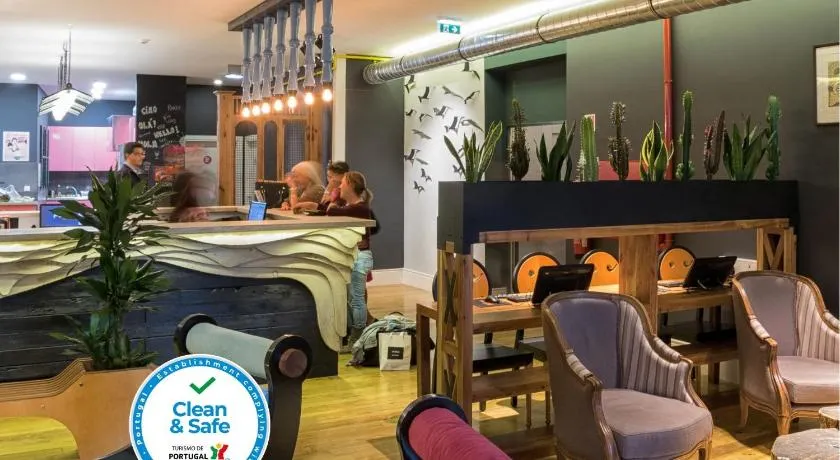 Nice Way Porto Hostel - Image 1