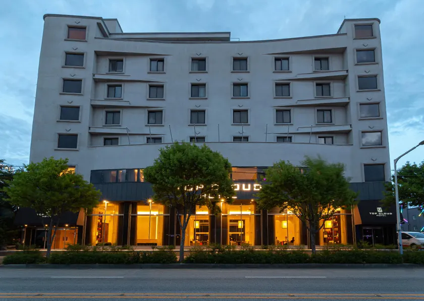 Top Cloud Hotel Iksan - Image 1