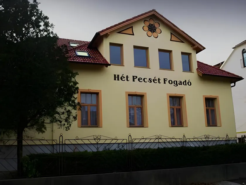 Hét Pecsét Fogadó Étterem - Image 1
