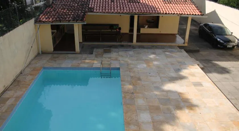 Casa muito espaçosa privativa com Piscina, Churrasqueira e área gourmet - Image 1