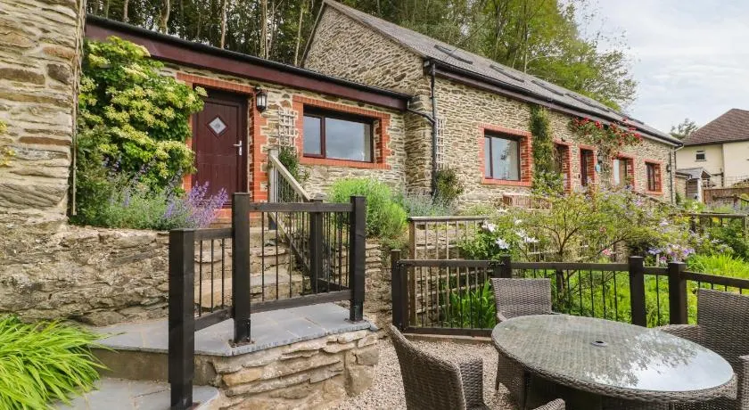 Honeysuckle Cottage - Image 1