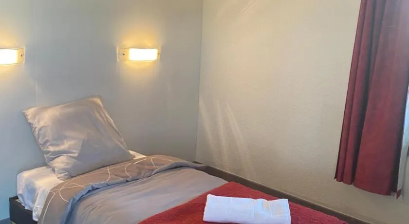 Fast hôtel Troyes - Image 1