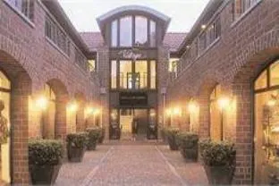 Hotel Village - Image 1