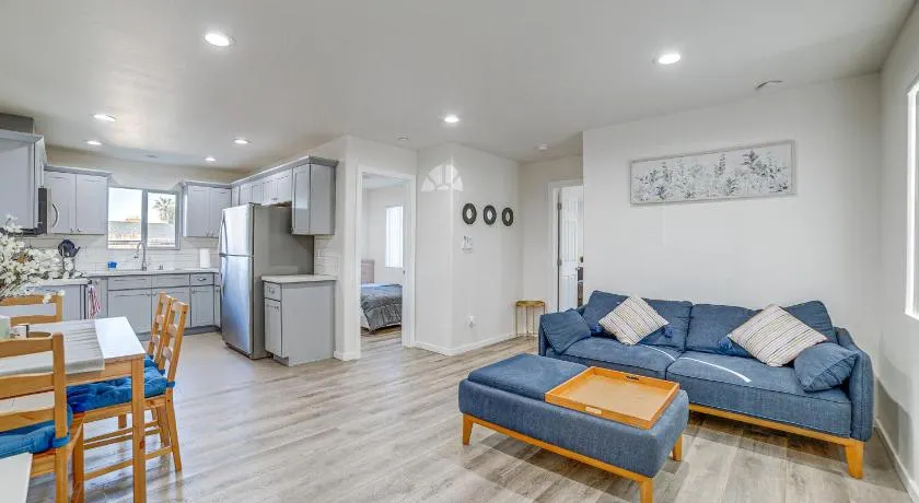 2 Mi to Dtwn Glendora! Pet-Friendly Extended Stay - Image 1