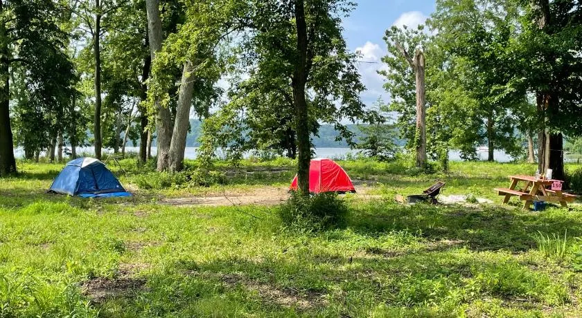 KAYAK STARVED ROCK CAMPGROUND - Image 1