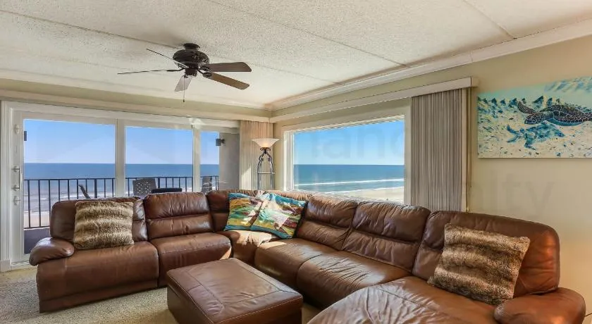 2 Bed/2 Bath Oceanfront South facing condo sleeps 6. Beachfront balcony & pool. - Image 1