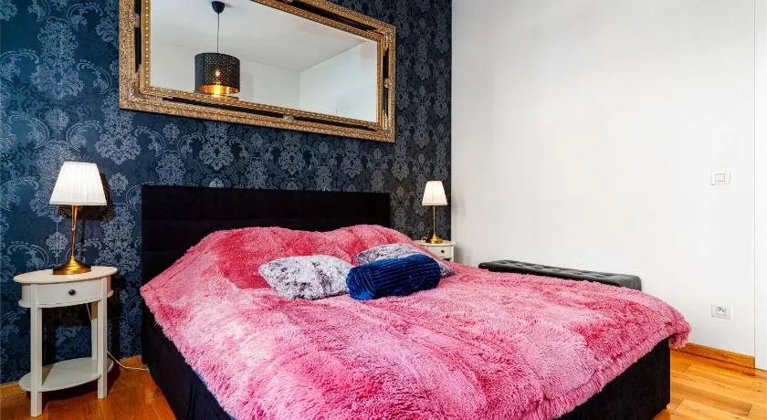 Golden Dog Suite - Image 1