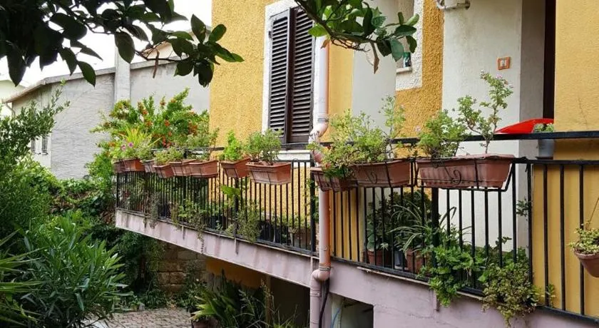B&B Sara - Image 1