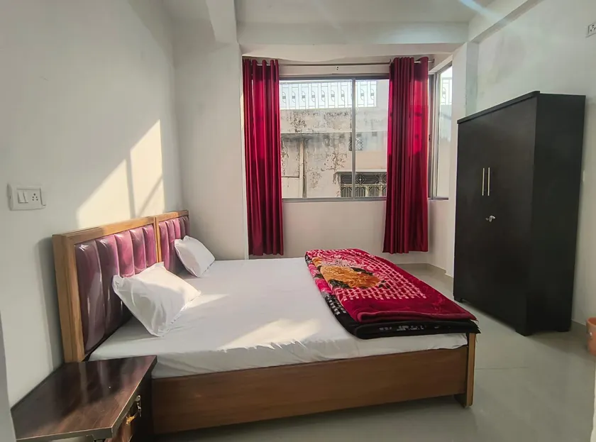 Veni Madhav Inn - Image 1