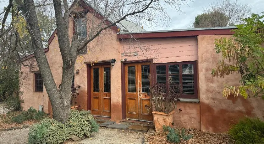 Auburn Garden Suites - Image 1