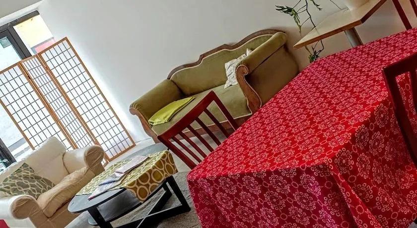 Lounge-Style-Hostel - Image 1