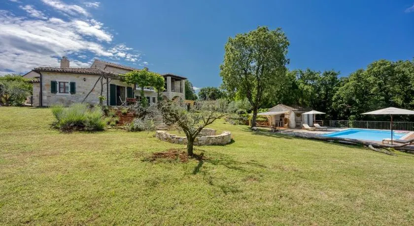 Villa Neastor - Image 1