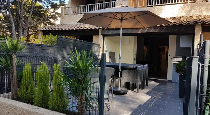 Studio ANDREA D2 Proximité Mer avec Terrasse et Parking - Image 1