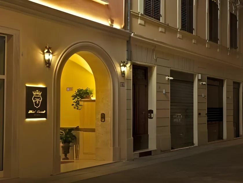Hotel Cavour - Image 1